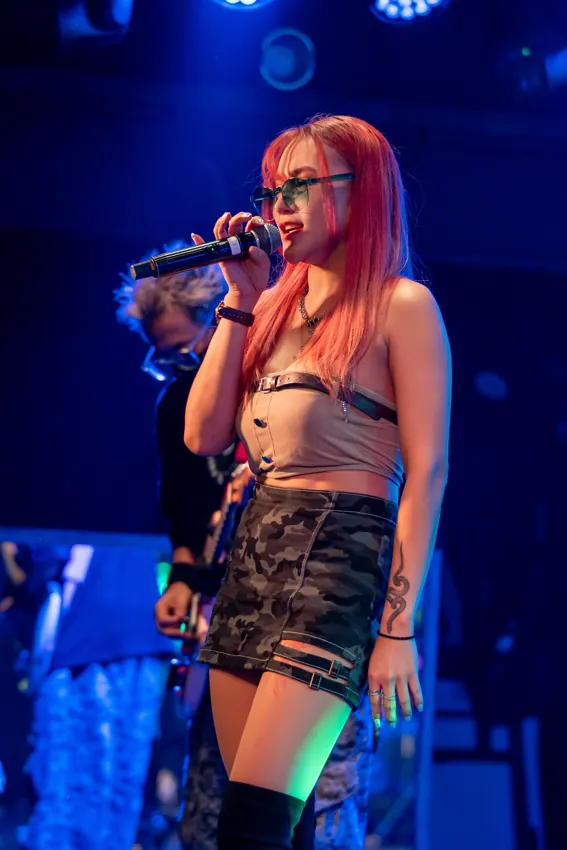 Paragon vocalist